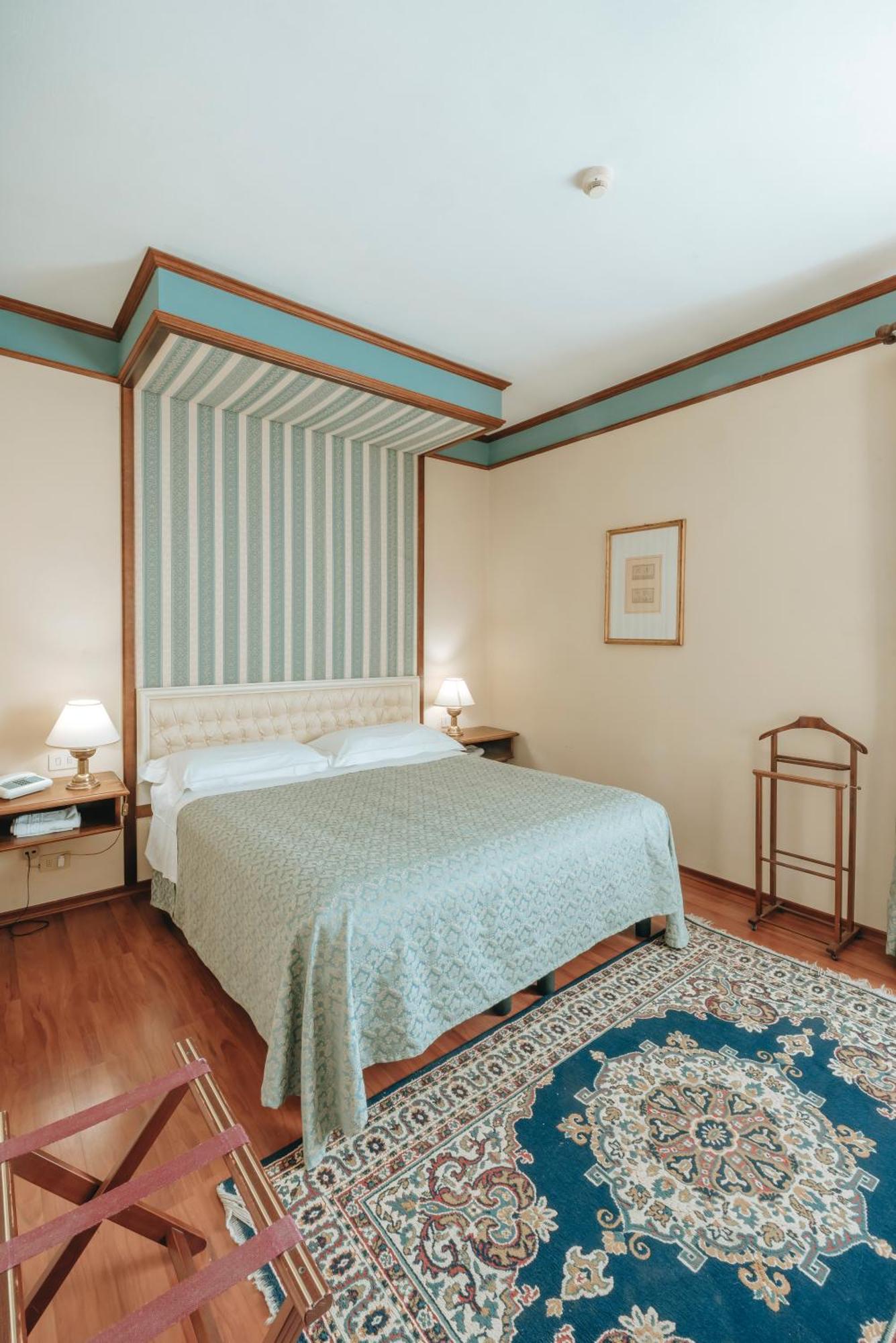 Hotel Bramante Тоді Екстер'єр фото