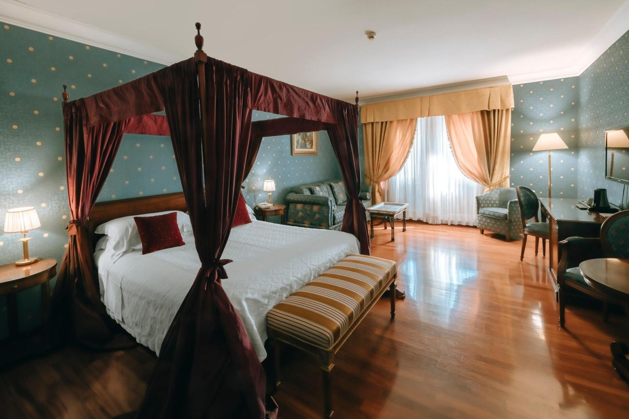 Hotel Bramante Тоді Екстер'єр фото