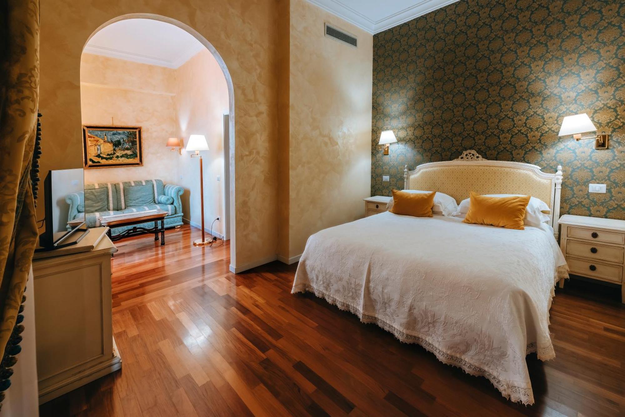 Hotel Bramante Тоді Екстер'єр фото