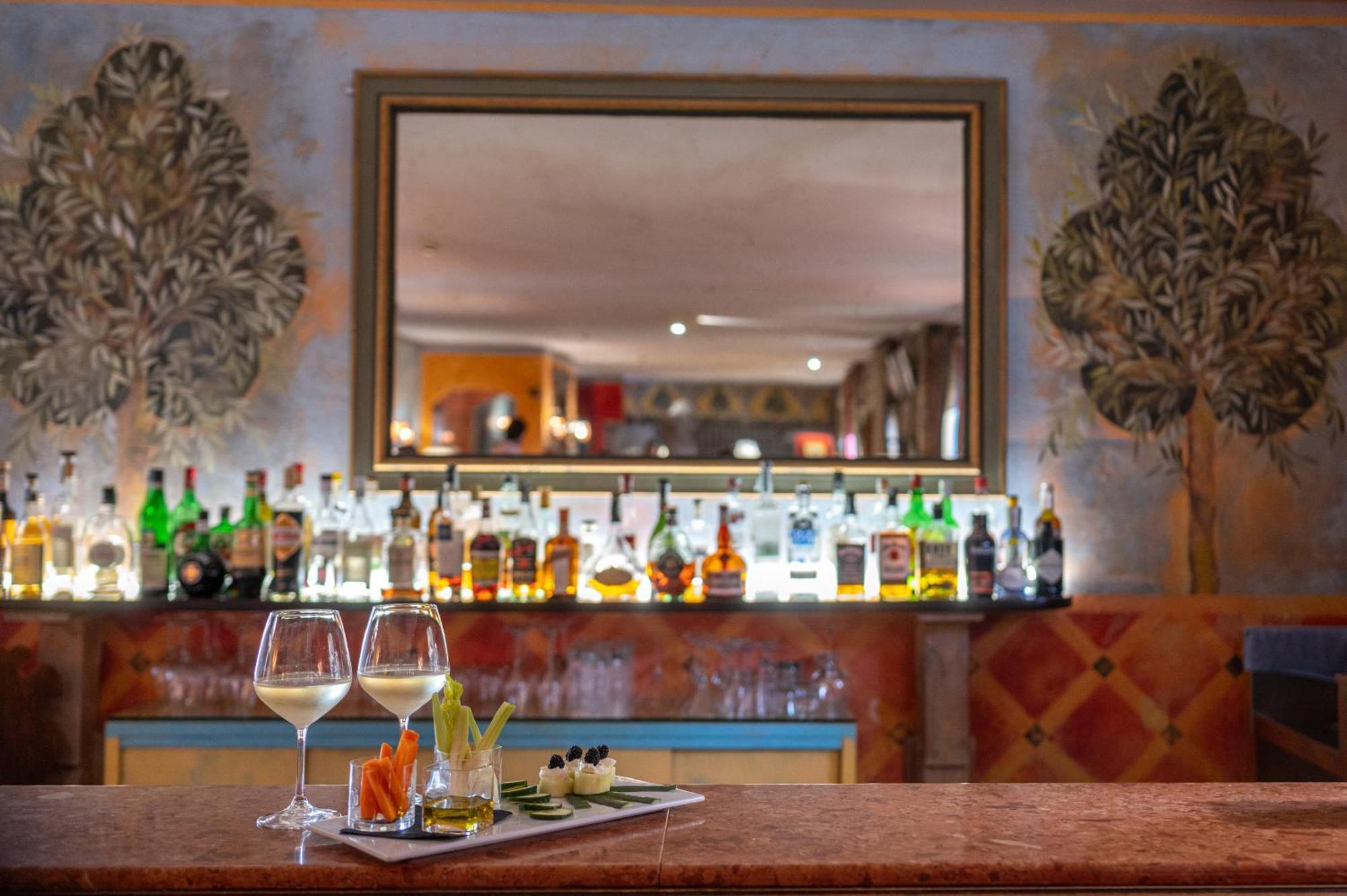 Hotel Bramante Тоді Екстер'єр фото