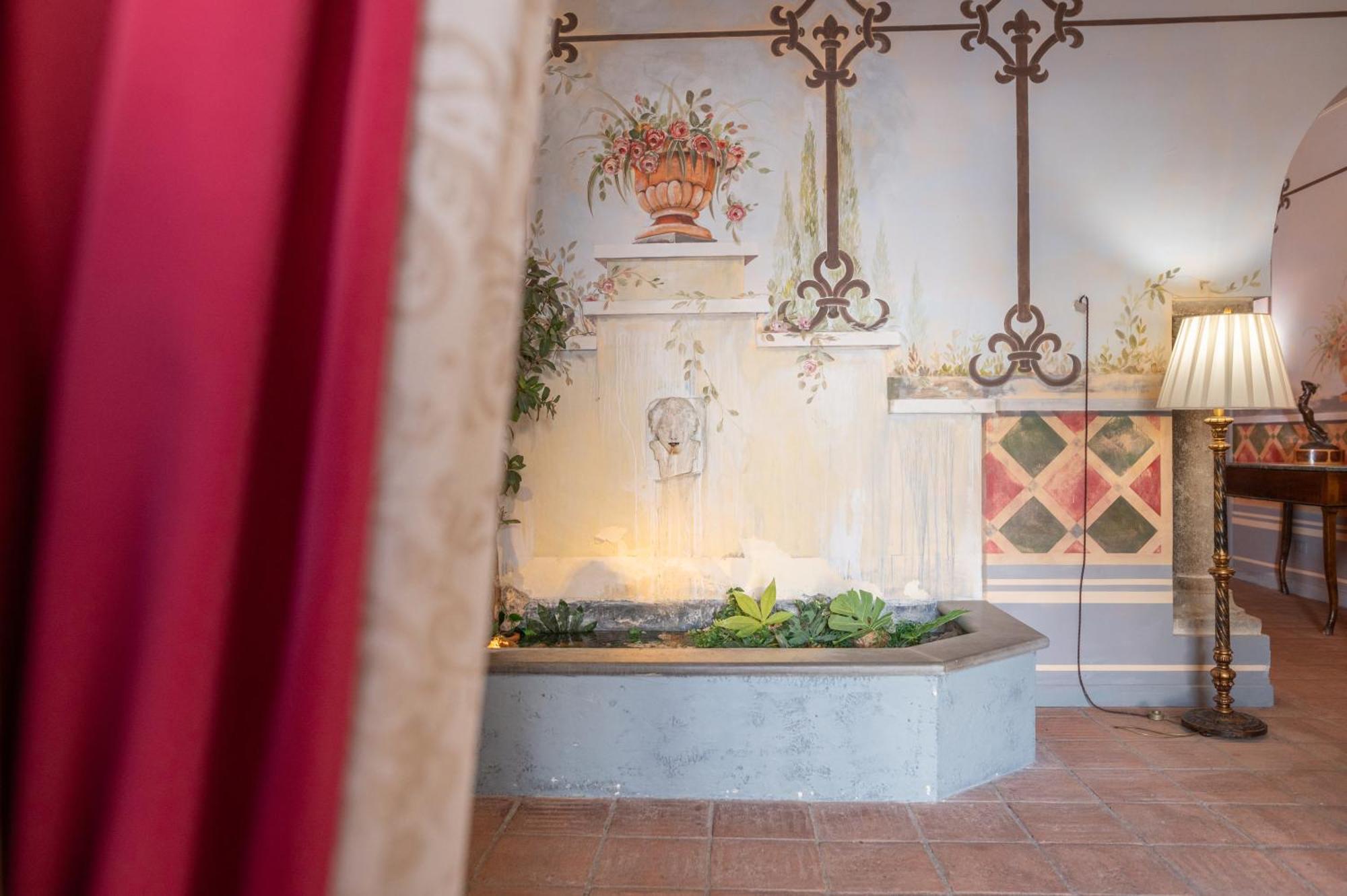 Hotel Bramante Тоді Екстер'єр фото