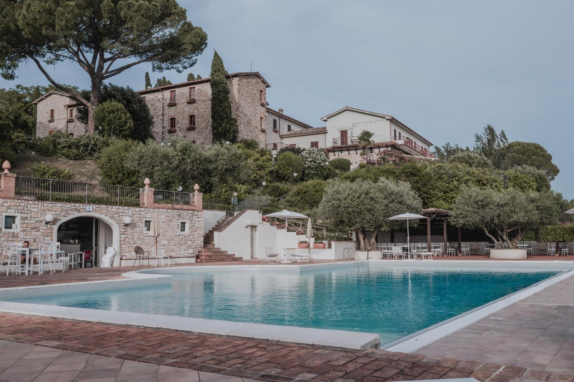 Hotel Bramante Тоді Екстер'єр фото