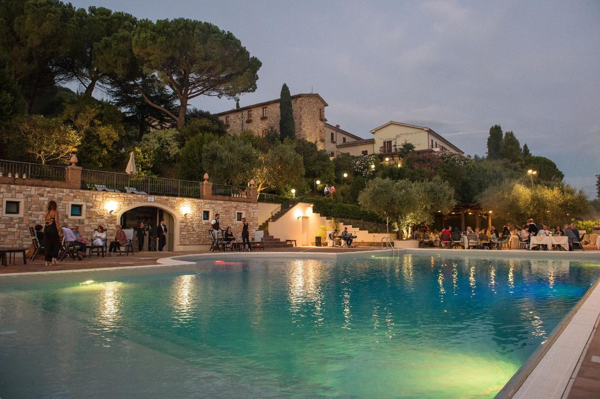 Hotel Bramante Тоді Екстер'єр фото